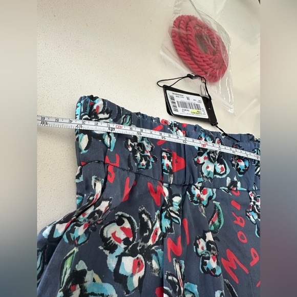 Emporia Armani shorts size 48(can fit size 10-12- or 14)does have a red belt NWT - Picture 7 of 9